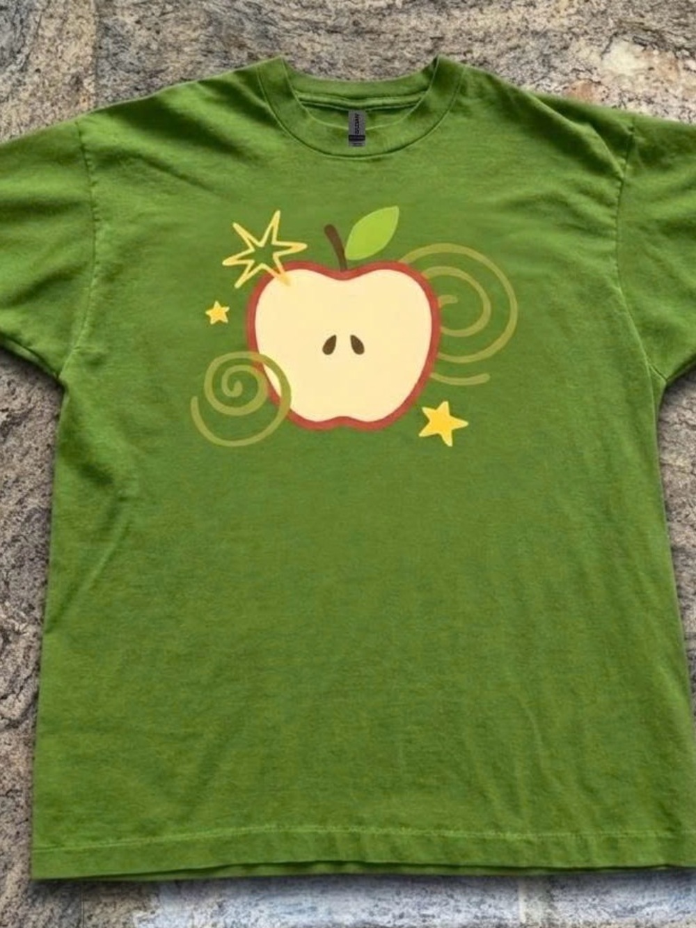 Gildan Green Apple Graphic Short Sleeve Tee